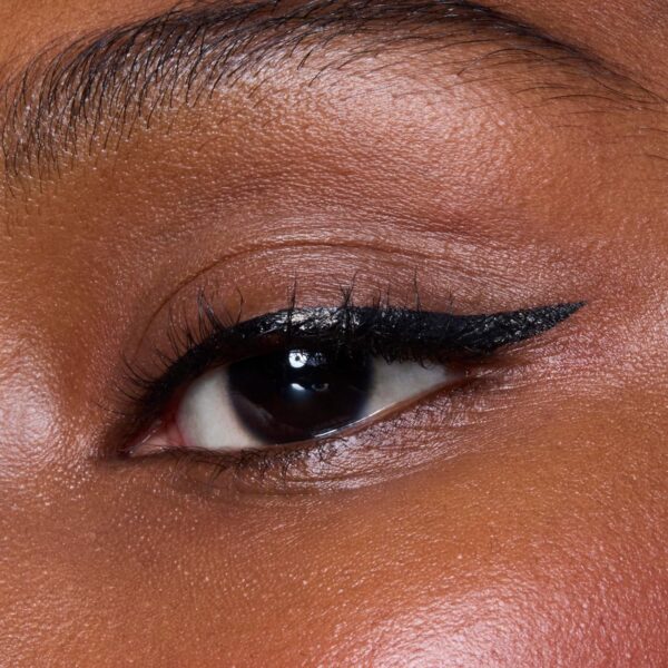 Eyeliner e.l.f. H2O Proof imperméable pointe feutre noir-4