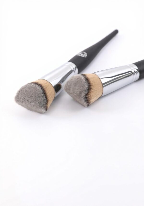 Pinceau fond de teint ENERGY double angle maquillage vegan