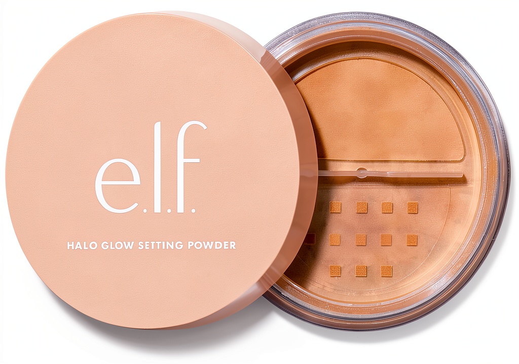 Application de la poudre e.l.f. Halo sur le visage